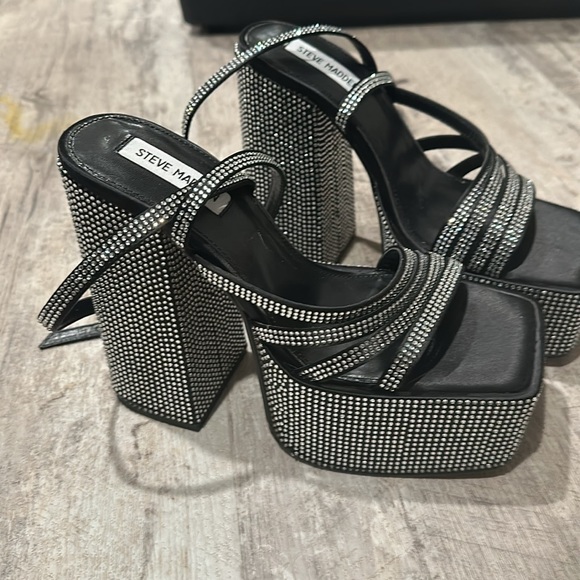 Steve Madden platform heels - Picture 2 of 5
